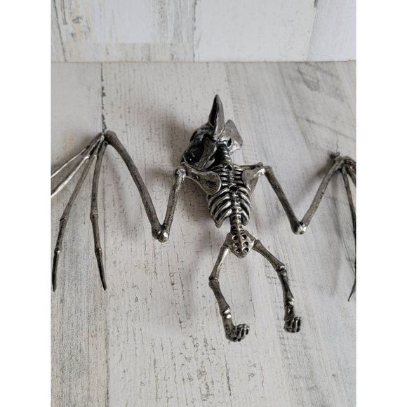 Crazy bonez metallic hanging bat prop decor Halloween scary - Picture 7 of 8